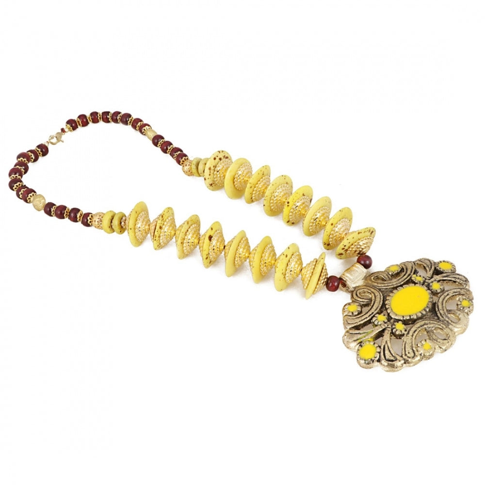 Fashion Women's Designer Yellow and Golden Beads Necklace (Color: Yellow)